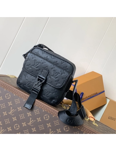 Louis Vuitton Getaway Messenger Bags M12516 19X20X6cm,Louis Vuitton Bags,BAGS