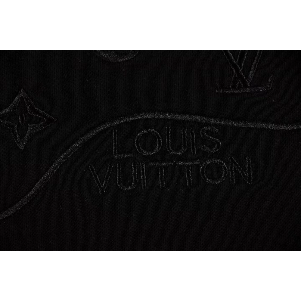 Louis Vuitton T-shirt Z030 Black White Khaki,Louis Vuitton T Shirt,Tshirt,APPAREL