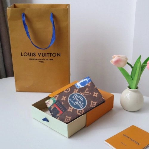Louis Vuitton Monogram Passport Cover M83519 10X14X2.5cm,Louis Vuitton Wallets