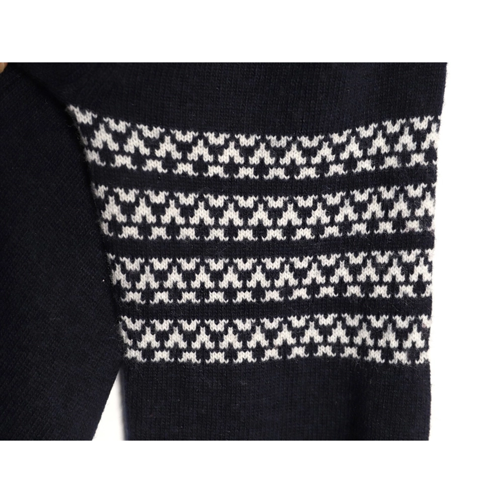 Thom Browne Snowflake Puppy Crewneck Sweater TSK1,Thom Browne