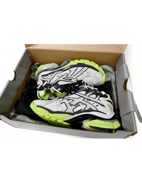 Balenciaga Runner Black/White And Fluorescent Green 677402W3RBP1093