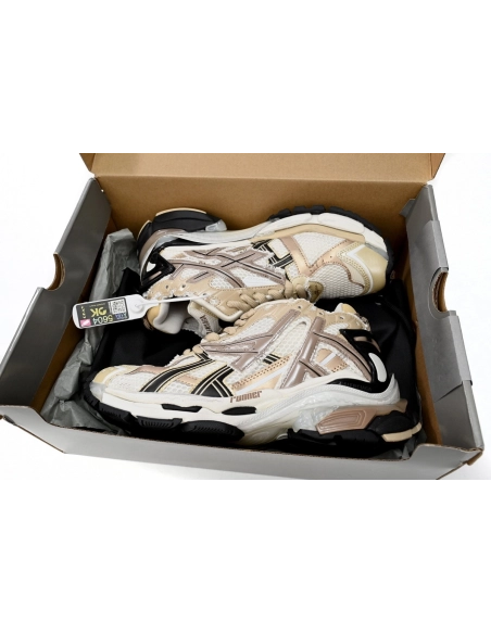 Balenciaga Runner Beige Black White 677403W3RB39891