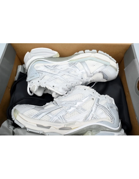 Balenciaga Runner Silvery White 677402 W3RB2 8100