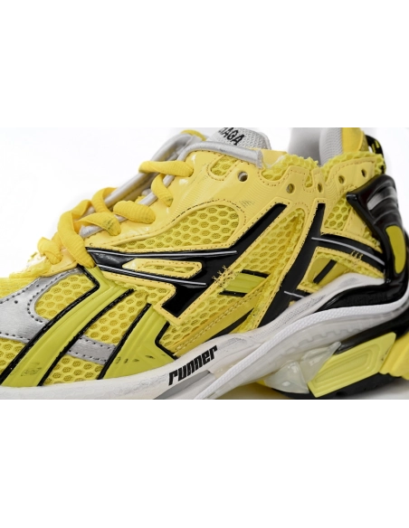 Balenciaga Runner Black Yellow 677402W2RD30510