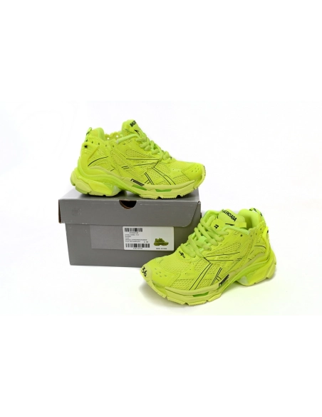 Balenciaga Runner Lime 677403W3RB47500
