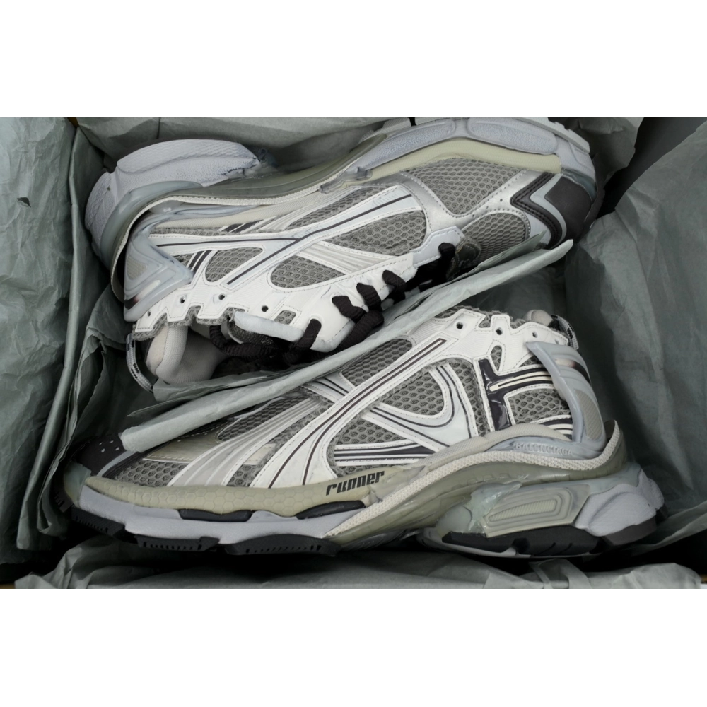 Balenciaga Runner Sneaker Grey Brown 772774 W3RMU 2000