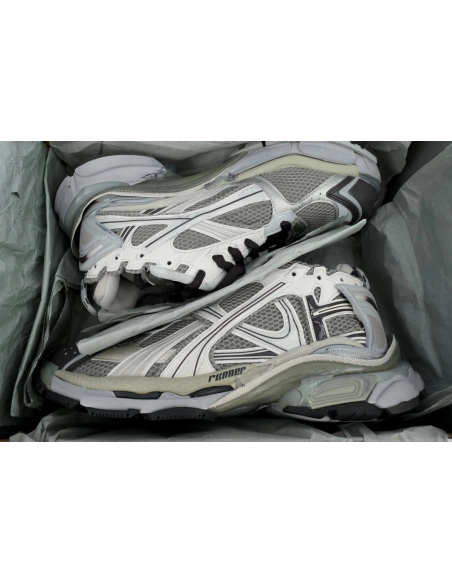 Balenciaga Runner Sneaker Grey Brown 772774 W3RMU 2000