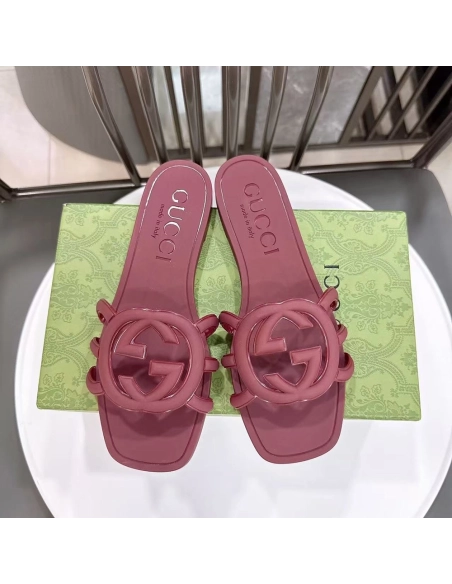 Gucci Interlocking G slide sandal,Gucci Slides