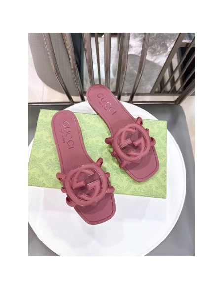 Gucci Interlocking G slide sandal,Gucci Slides