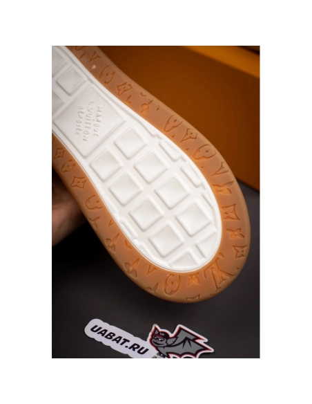 Louis Vuitton Tilted Sneaker 1AJAM7,LOUIS VUITTON Sneakers