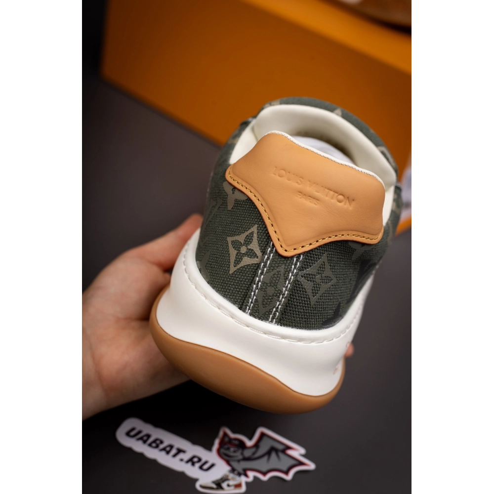 Louis Vuitton Tilted Sneaker 1AJAM7,LOUIS VUITTON Sneakers