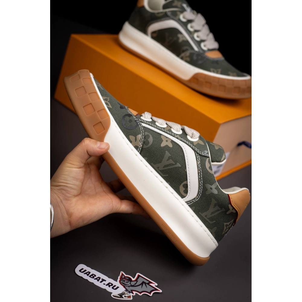 Louis Vuitton Tilted Sneaker 1AJAM7,LOUIS VUITTON Sneakers