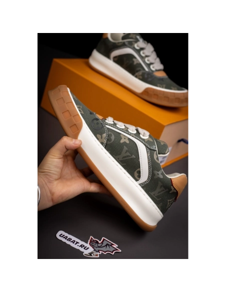 Louis Vuitton Tilted Sneaker 1AJAM7,LOUIS VUITTON Sneakers