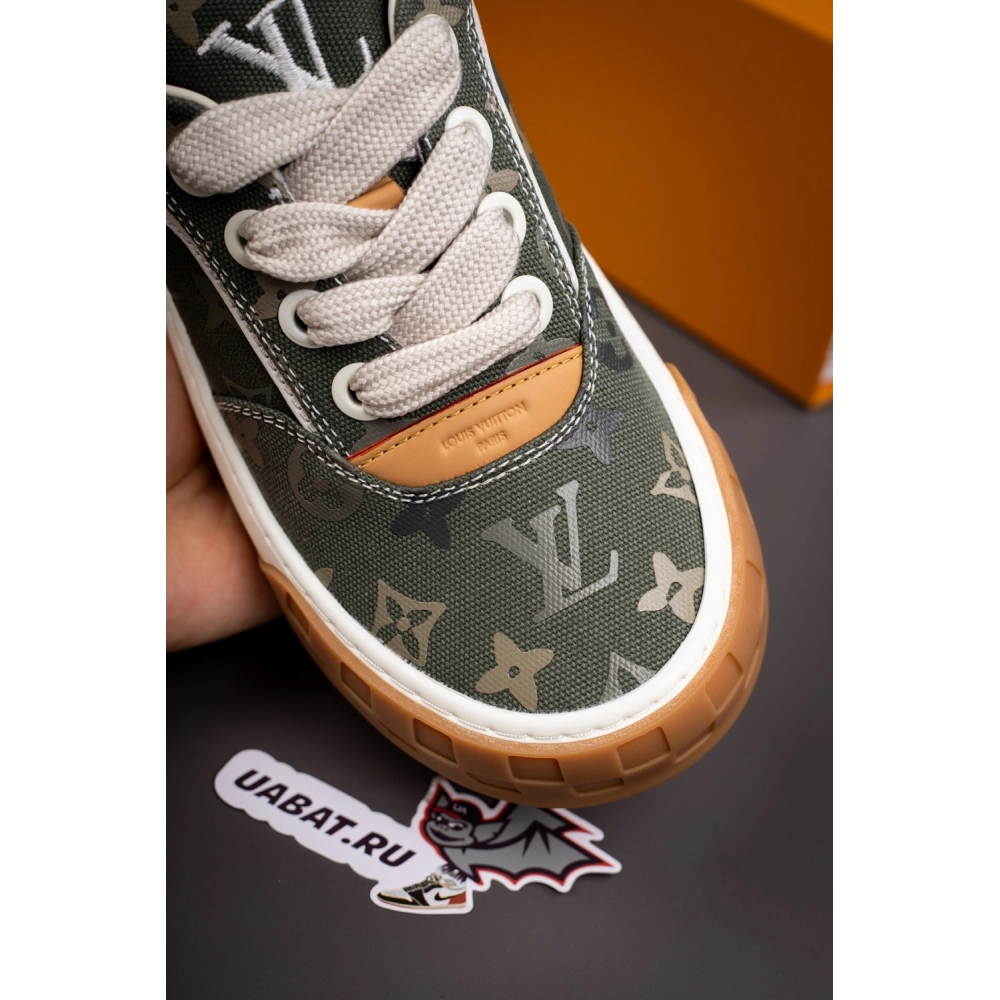 Louis Vuitton Tilted Sneaker 1AJAM7,LOUIS VUITTON Sneakers