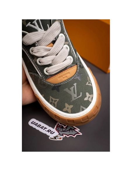 Louis Vuitton Tilted Sneaker 1AJAM7,LOUIS VUITTON Sneakers