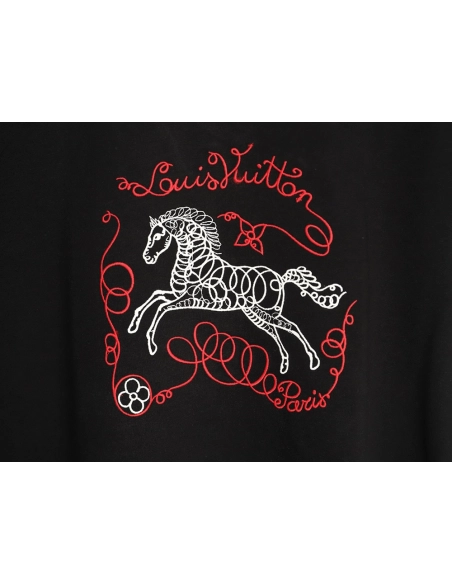 Louis Vuitton Embroidered Galloping Horse Logo Short-Sleeve T-Shirt T-Shirt TSK1,Louis Vuitton