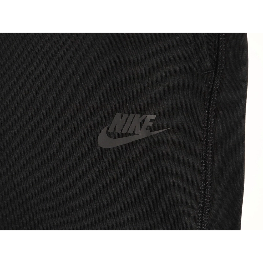 Nike Taped-Pocket Shorts TSK1,Nike