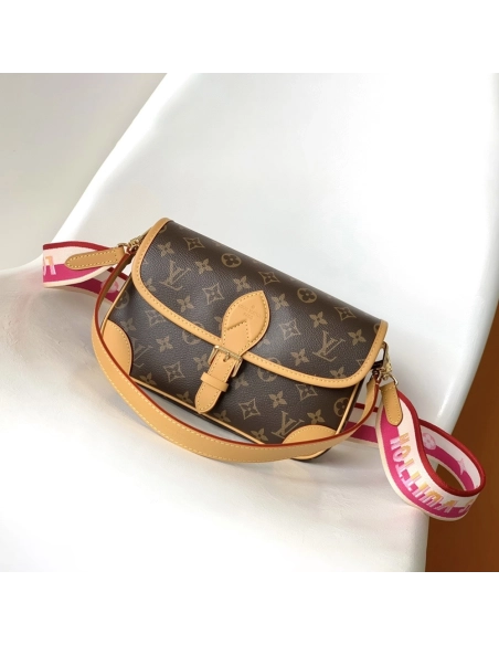 Louis Vuitton Diane Monogram HandBags M46049 24X15X9cm,Louis Vuitton Bags