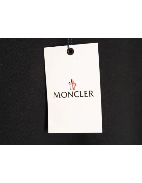 Moncler classic badge logo short-sleeved T-shirt TSK1,Moncler