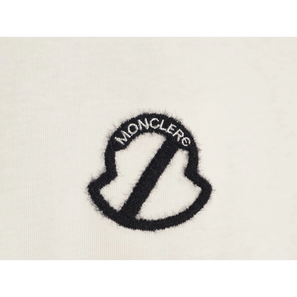 Moncler classic badge logo short-sleeved T-shirt,Moncler