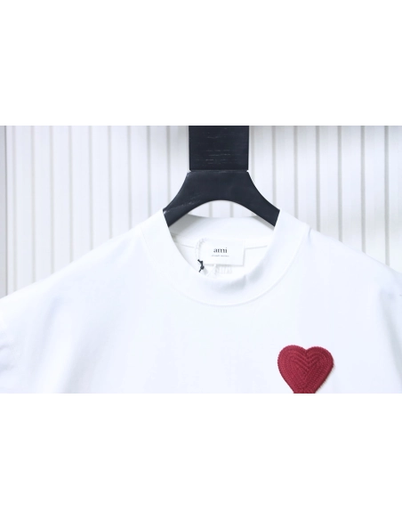 AMI Minimalist Style 3D Chunky Knit Heart Embroidered Logo Short-Sleeve T-Shirt,Ami