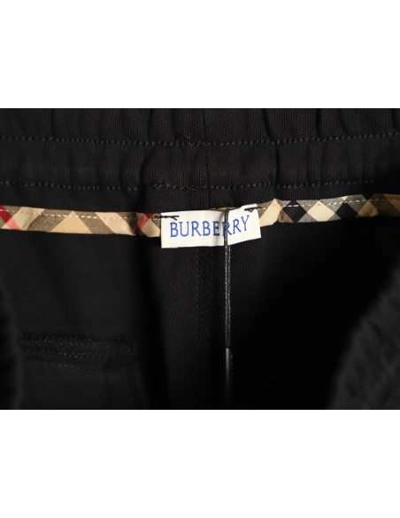 Burberry check-trimmed equestrian embroidered shorts TSK1,Burberry
