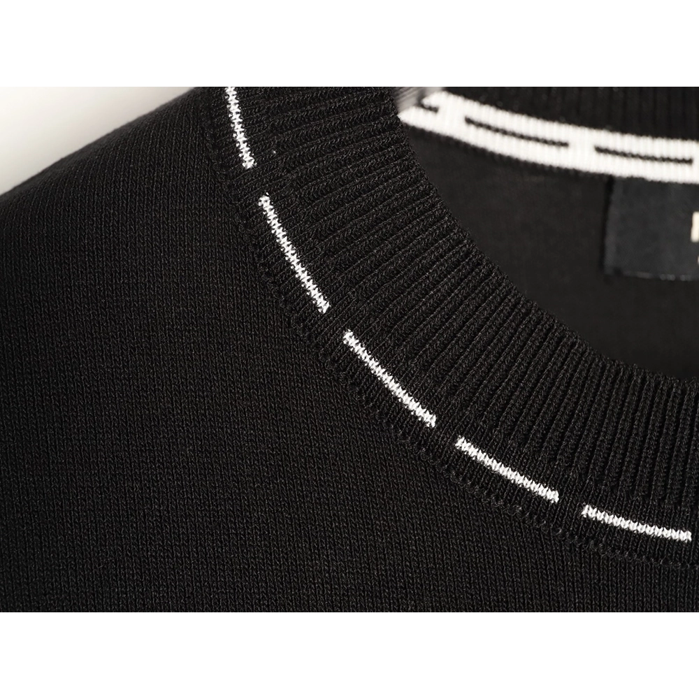 Fendi Short-Sleeve Jacquard Knit T-Shirt with Dashed-Line Lettering at the Hem,Fendi