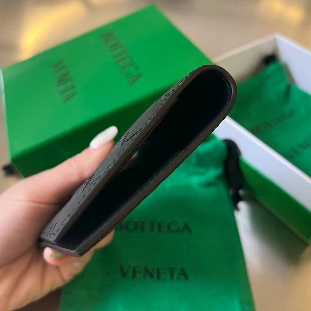 Bottega Veneta Intrecciato Passport Case 749441 13.3X9.5cm,Bottega Veneta Wallets