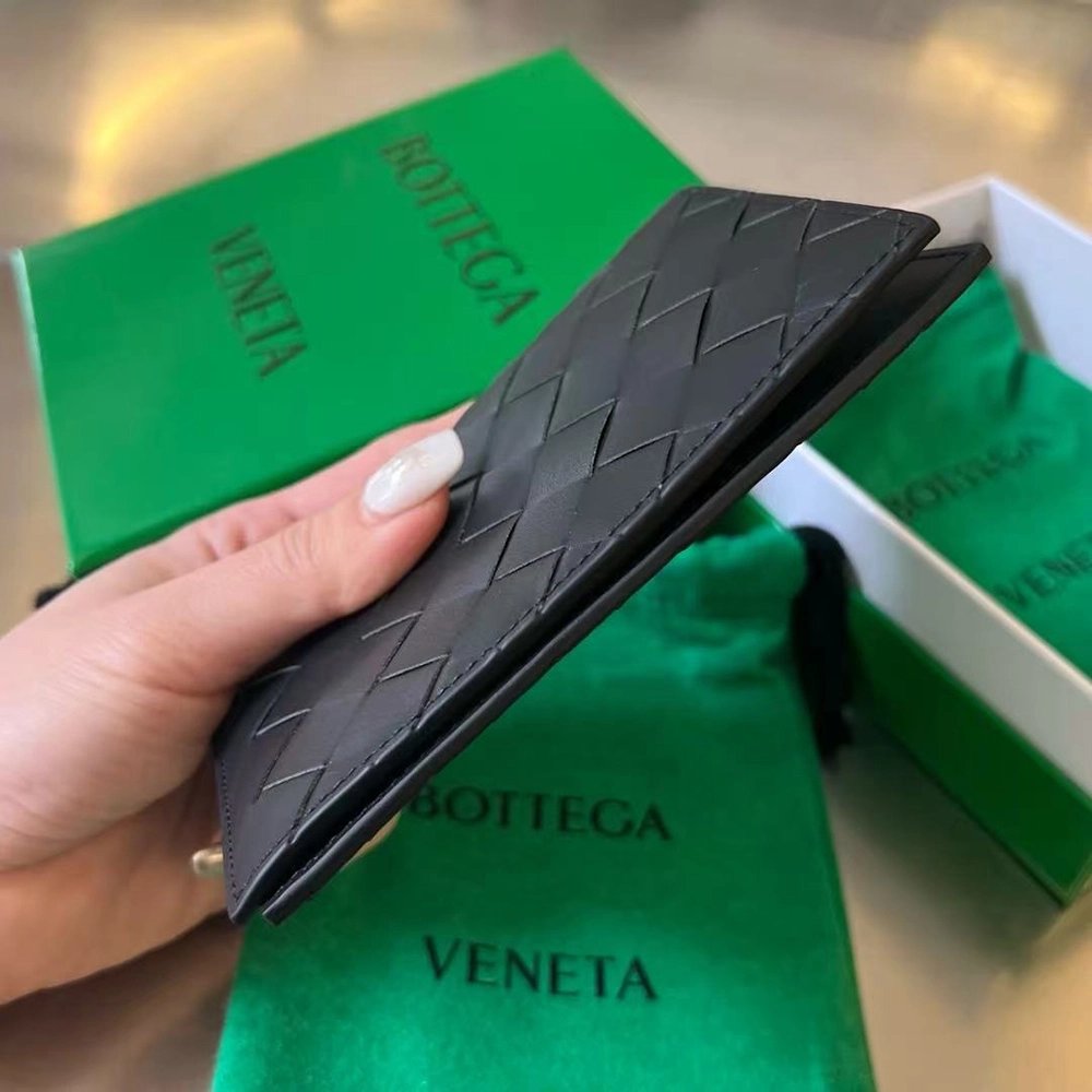 Bottega Veneta Intrecciato Passport Case 749441 13.3X9.5cm,Bottega Veneta Wallets