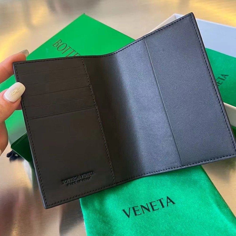 Bottega Veneta Intrecciato Passport Case 749441 13.3X9.5cm,Bottega Veneta Wallets