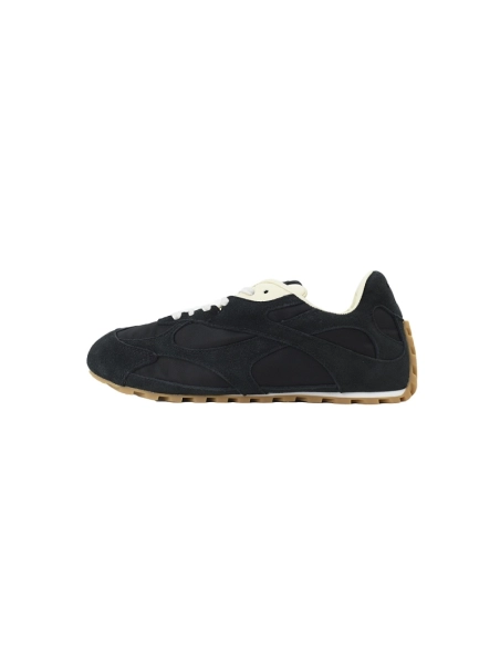 Discover premium Bottega Veneta Orbit Sneaker Black 838373 V3MS2 1000 sneakers. Shop iconic styles from top brands¡ªcrafted for 