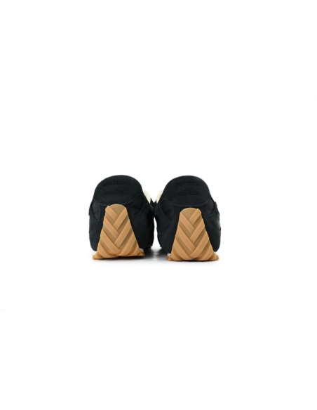 Discover premium Bottega Veneta Orbit Sneaker Black 838373 V3MS2 1000 sneakers. Shop iconic styles from top brands¡ªcrafted for 