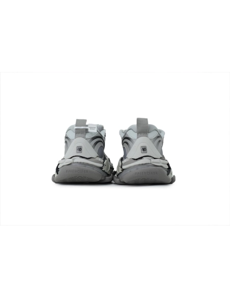 Discover premium Balenciaga Triple S 2 Gradient Grey 865849 WTR2G 1800 sneakers. Shop iconic styles from top brands¡ªcrafted for