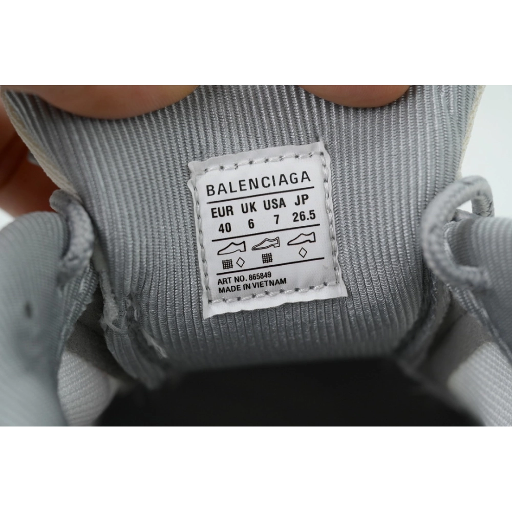Discover premium Balenciaga Triple S 2 Gradient Grey 865849 WTR2G 1800 sneakers. Shop iconic styles from top brands¡ªcrafted for