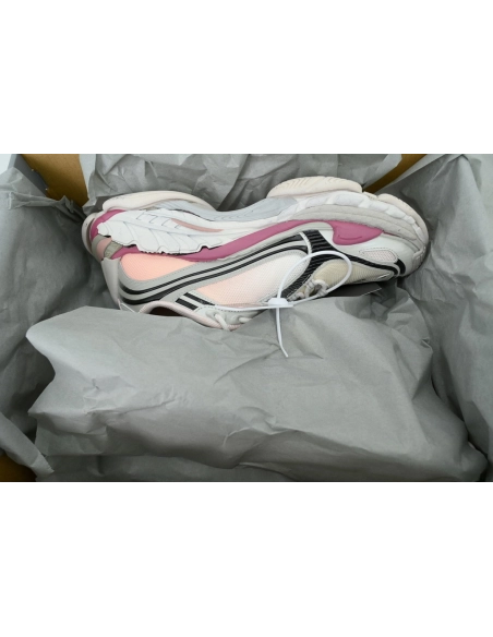 Discover premium Balenciaga Triple S 2 Gradient Purple 865851 WTR2G 6800 sneakers. Shop iconic styles from top brands¡ªcrafted f