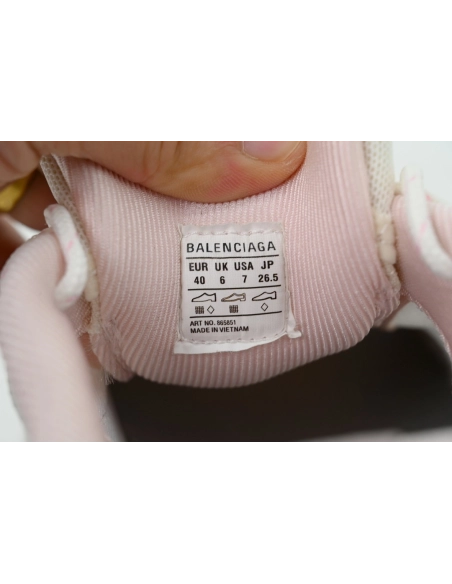 Discover premium Balenciaga Triple S 2 Gradient Purple 865851 WTR2G 6800 sneakers. Shop iconic styles from top brands¡ªcrafted f