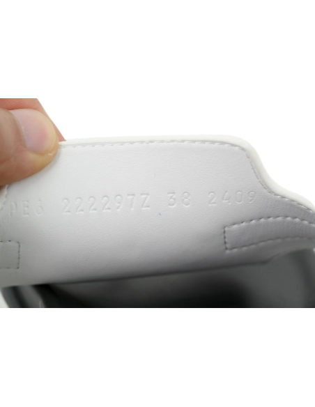 Discover premium Hermes Flat Thong Sandals White sneakers. Shop iconic styles from top brands¡ªcrafted for men and women.