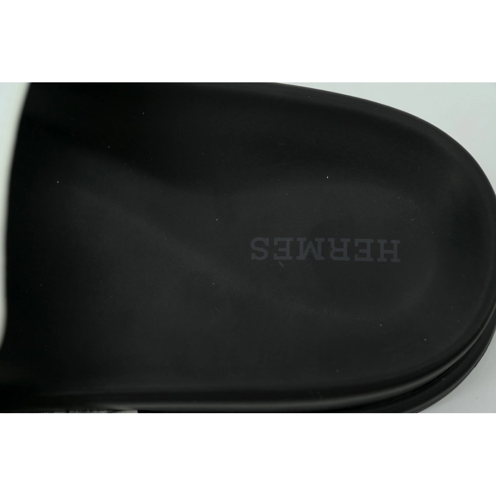 Discover premium Hermes Flat Thong Sandals White sneakers. Shop iconic styles from top brands¡ªcrafted for men and women.