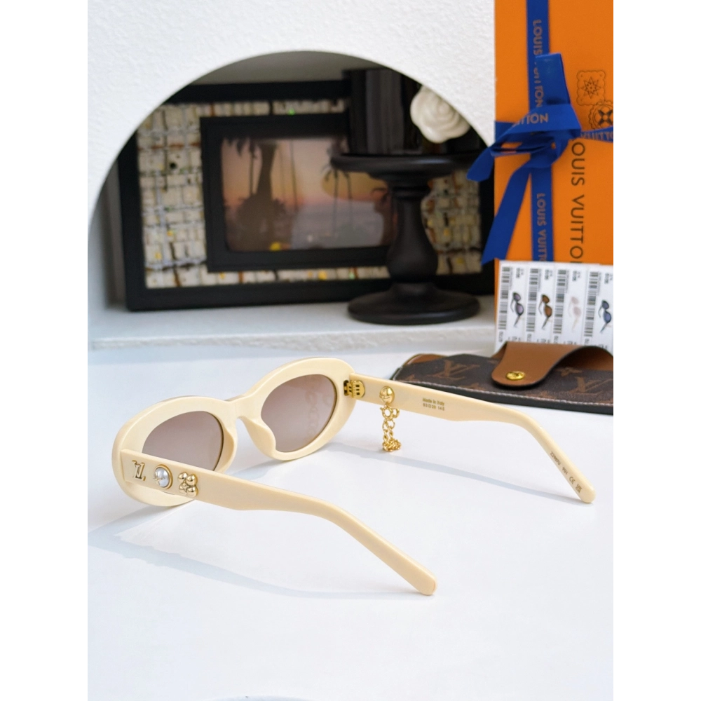 Louis Vuitton Sunglasses 021 LV Eyewear | Luxury Accessories
