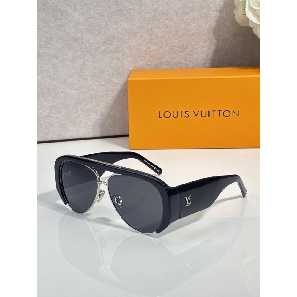 Louis Vuitton Sunglasses 027 LV Eyewear | Luxury Accessories