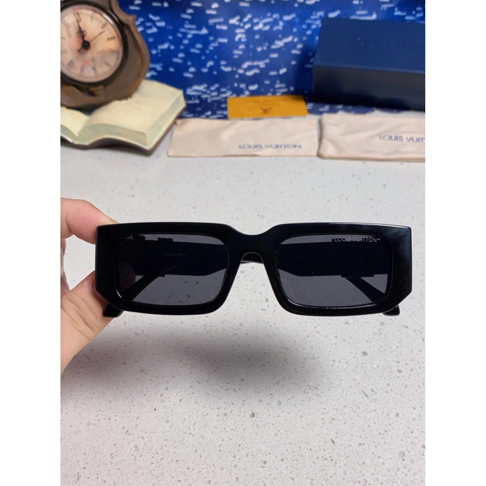Louis Vuitton Sunglasses 031 | Designer Sunglasses | New & Pre-Owned
