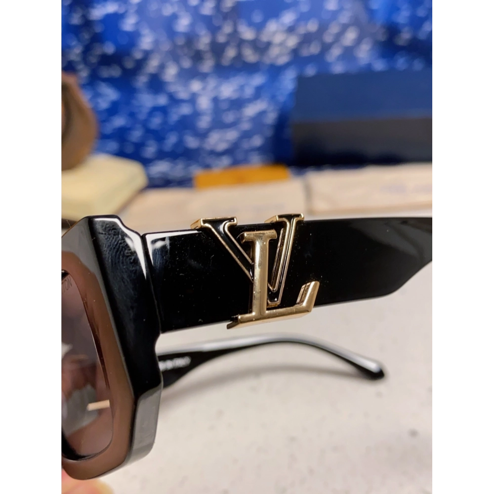 Louis Vuitton Sunglasses 031 | Designer Sunglasses | New & Pre-Owned