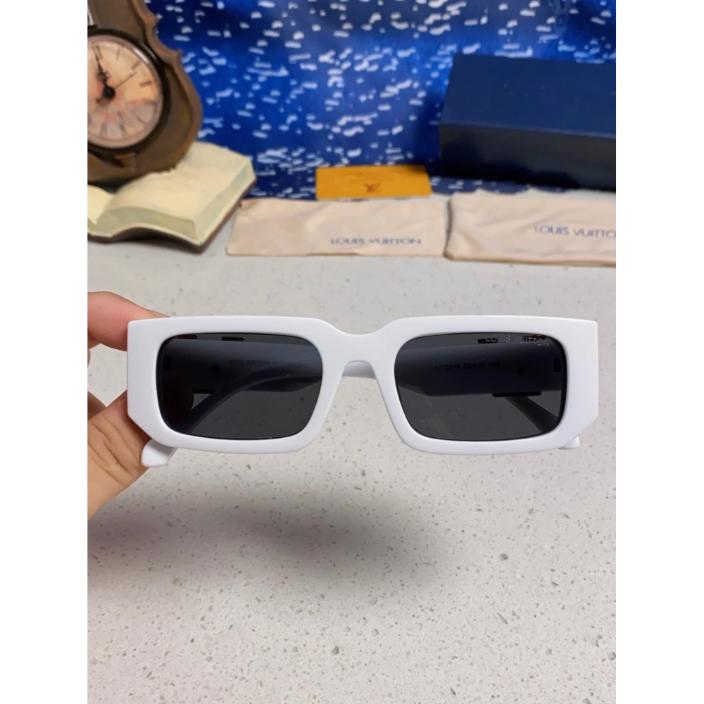 Louis Vuitton Sunglasses 032 | Designer Sunglasses | New & Pre-Owned