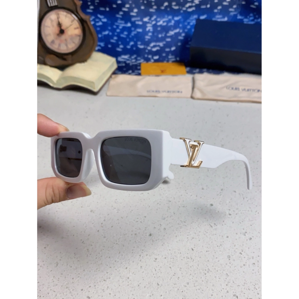 Louis Vuitton Sunglasses 032 | Designer Sunglasses | New & Pre-Owned