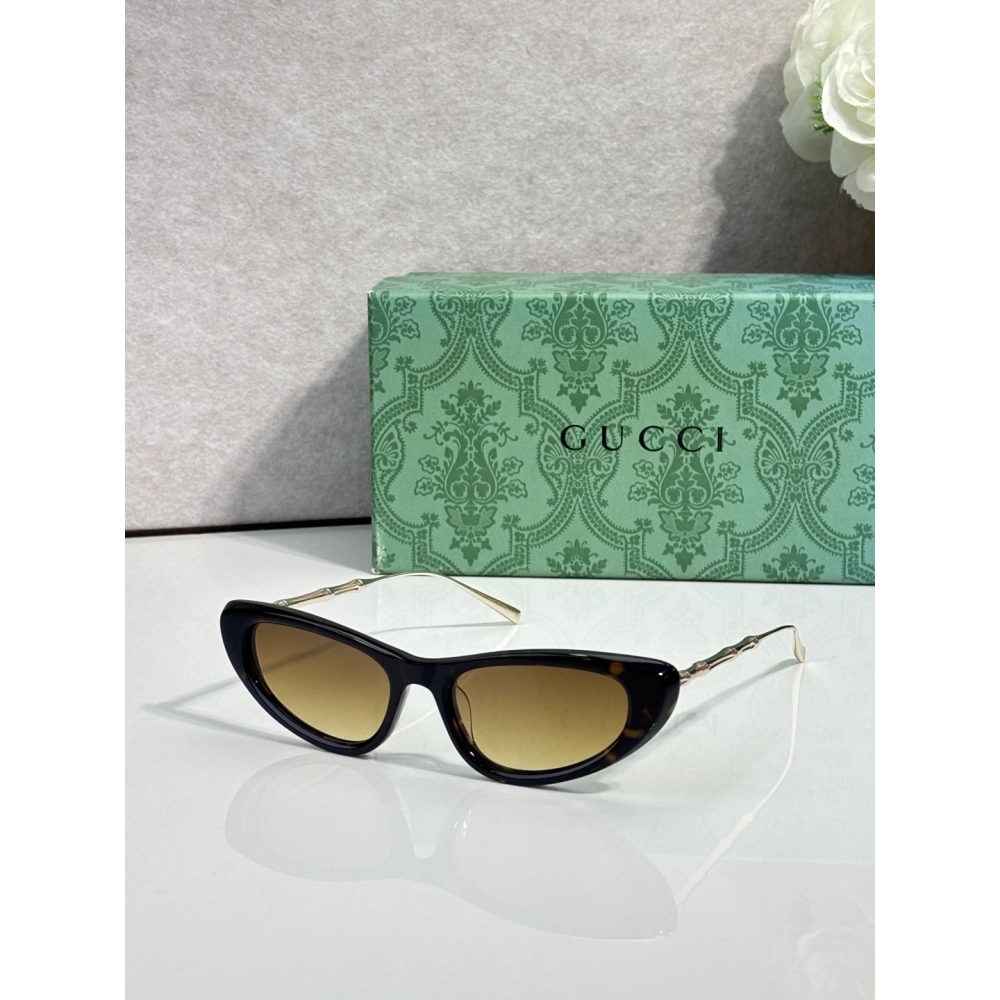 Gucci Sunglasses 010 | Luxury Eyewear | Sleek Design