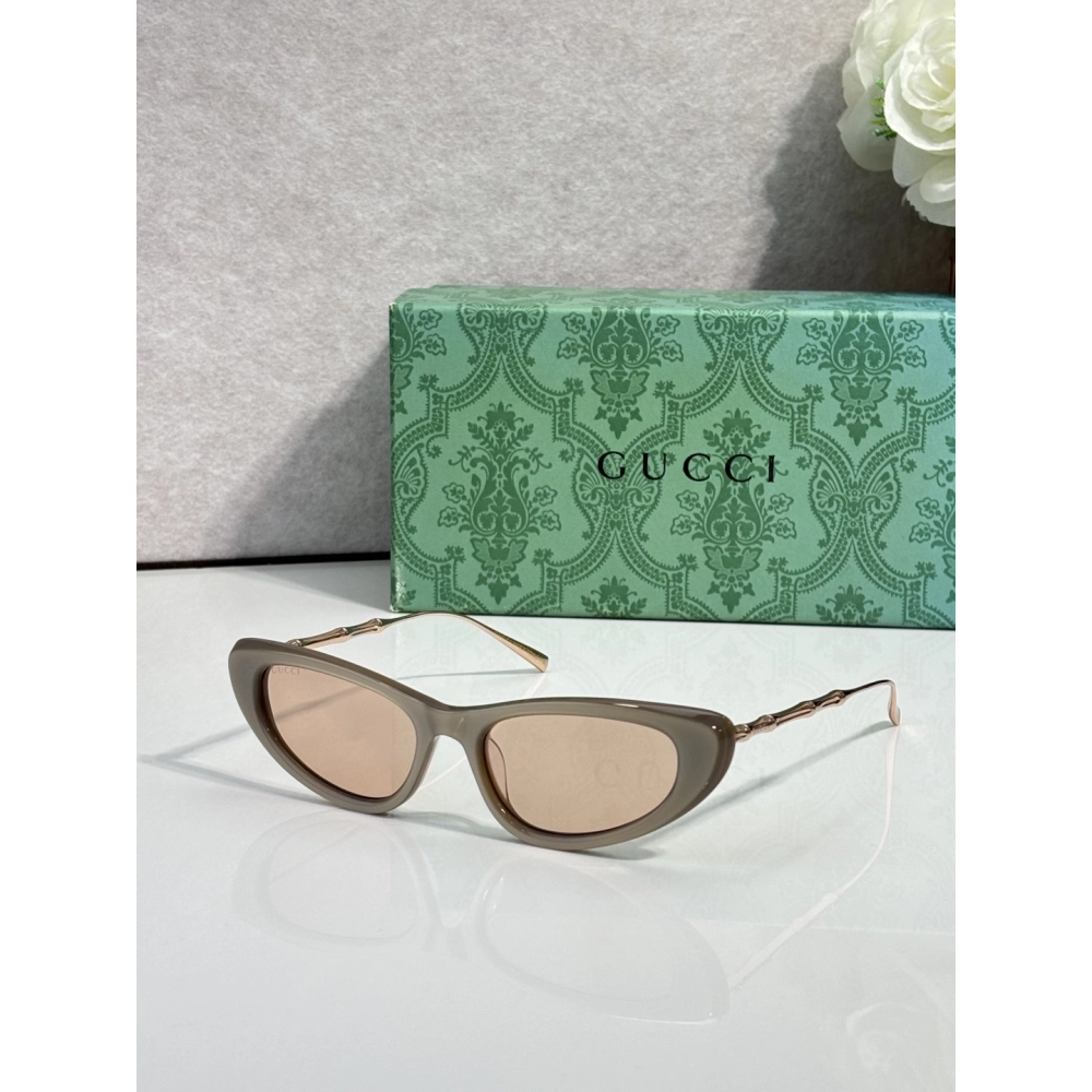 Gucci Sunglasses 010 | Luxury Eyewear | Sleek Design
