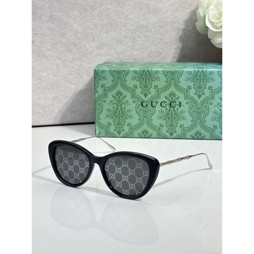 Gucci Sunglasses 011 | Designer Shades | Classic Elegance