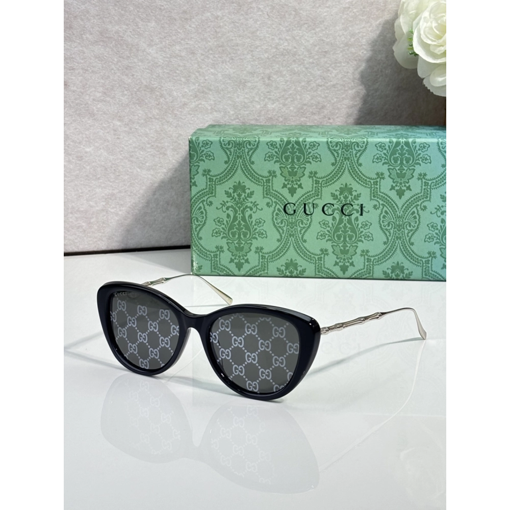Gucci Sunglasses 011 | Designer Shades | Classic Elegance