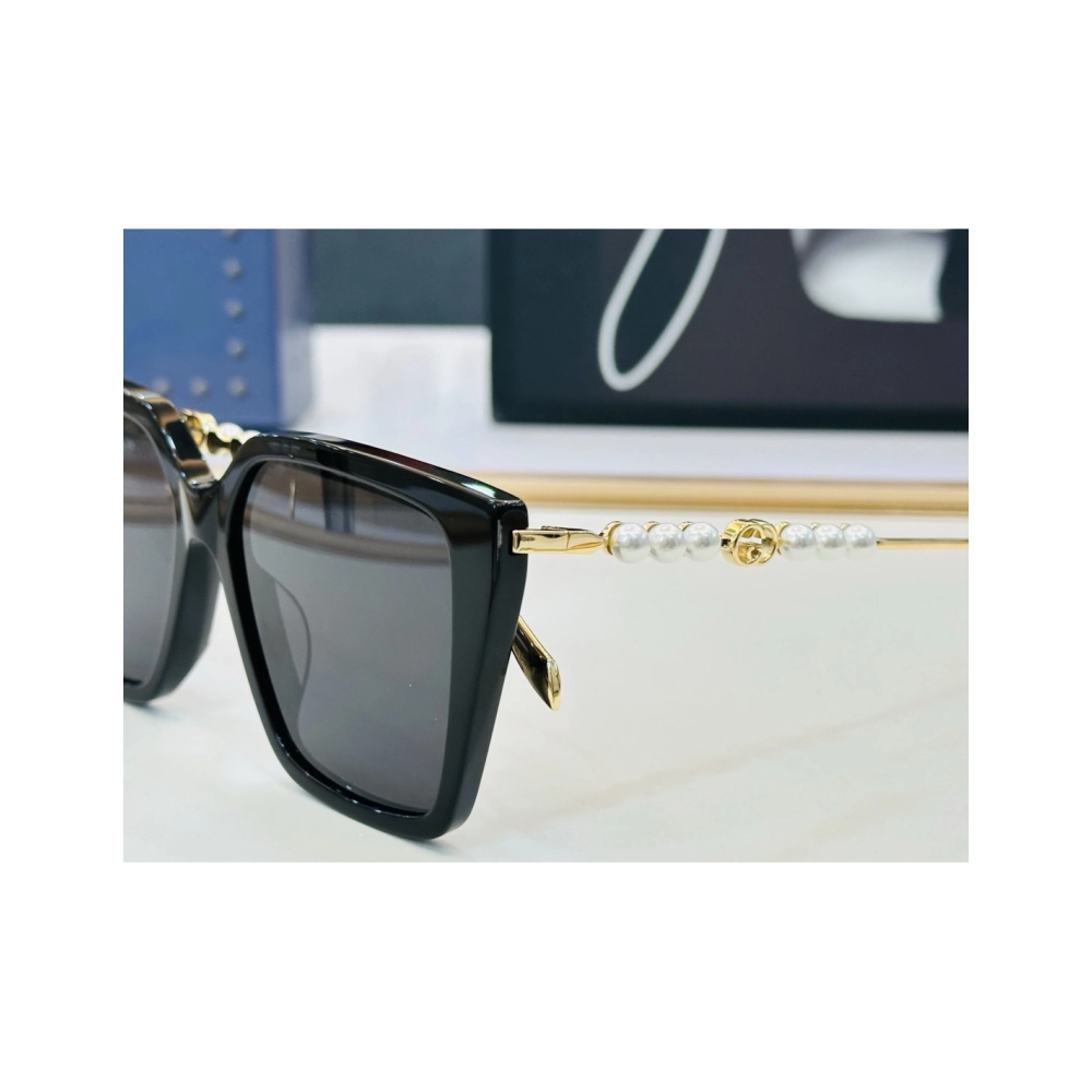 Gucci Sunglasses 014 | High Fashion Eyewear | Signature Design