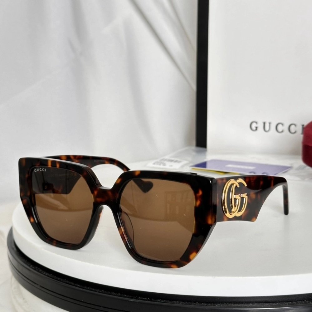 Gucci Sunglasses 021 | Luxury Shades | Trendsetting Design